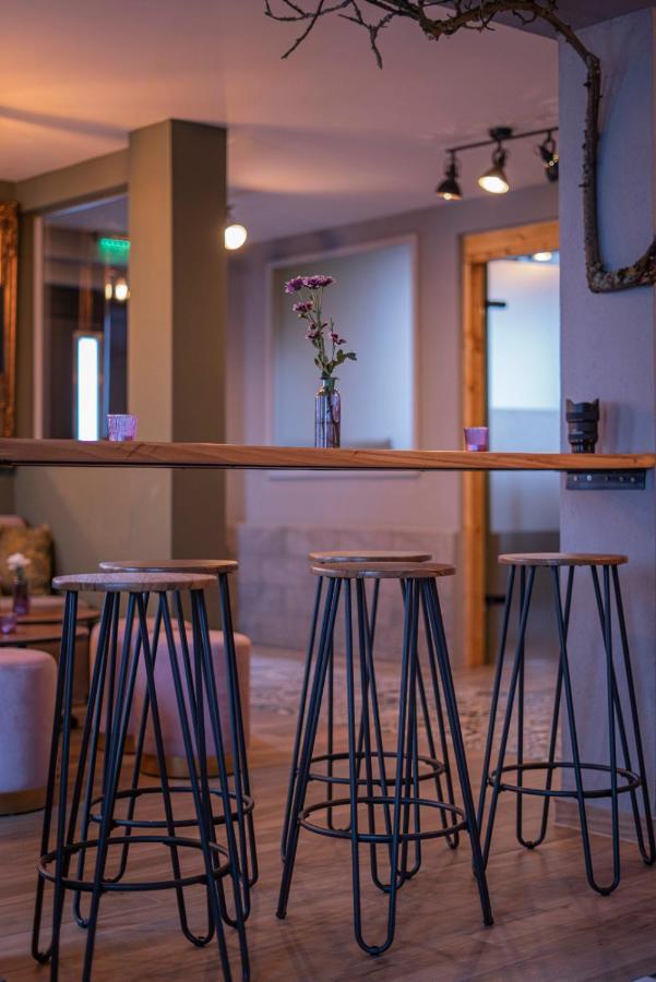 Village Bistro & Bar Fremdenzimmer 厄姆河畔的德廷根 外观 照片